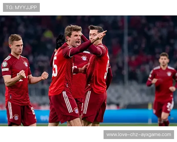 德甲拜仁内外线结合,攻防两端齐发力