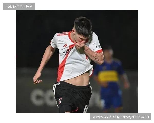 河床新星在关键比赛中成长